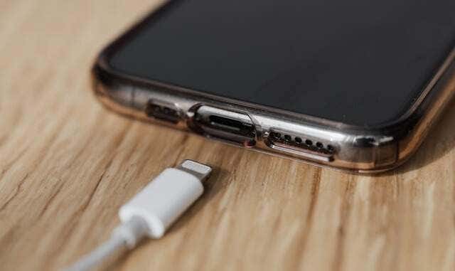 05-iphone-charging-cable - Online Tech Tips Problems with Your Charging Port image - 05-iphone-charging-cable