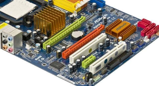 pcie slots motherboard (1) - Online Tech Tips SATA 3 vs M.2 vs NVMe – What’s the Difference? image 2 - pcie slots motherboard (1)