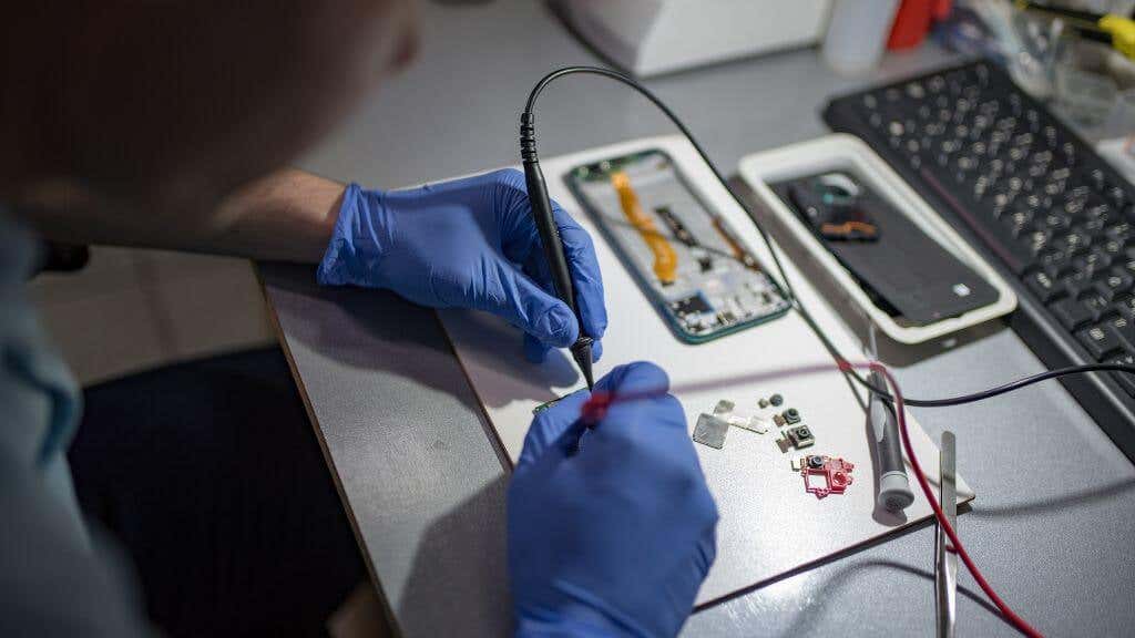 power-button-not-working-on-your-samsung-phones-10-fixes-to-try-16-compressed - Online Tech Tips Hardware Inspection and Replacement image - power-button-not-working-on-your-samsung-phones-10-fixes-to-try-16-compressed